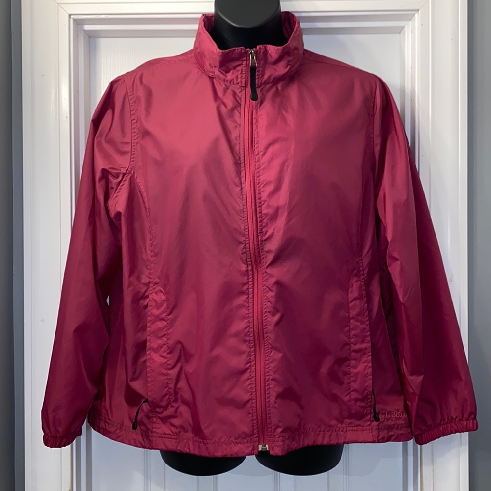 LL Bean Stowaway Packable Windbreaker Jacket